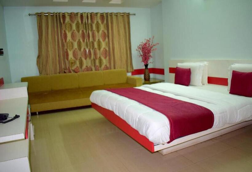 Трехместный Номер Комфорт, Ashapura Palace By Sky Stays