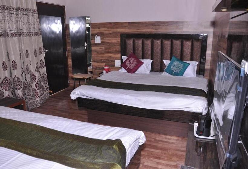 ファミリールーム, Ekam Lodge