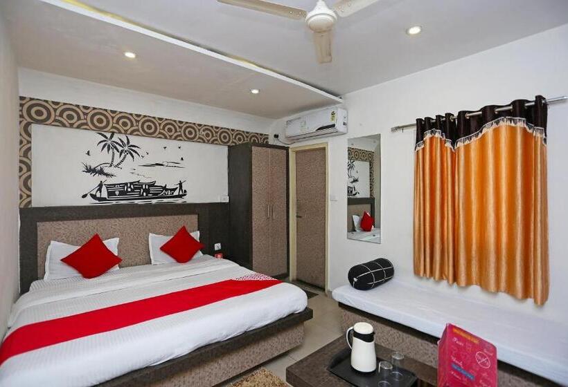 اتاق کلاسیک سه تخته, Treebo China Town