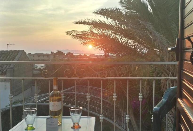 اتاق استاندارد با بالکن و چشمانداز دریا, Baglio Il Giovinetto