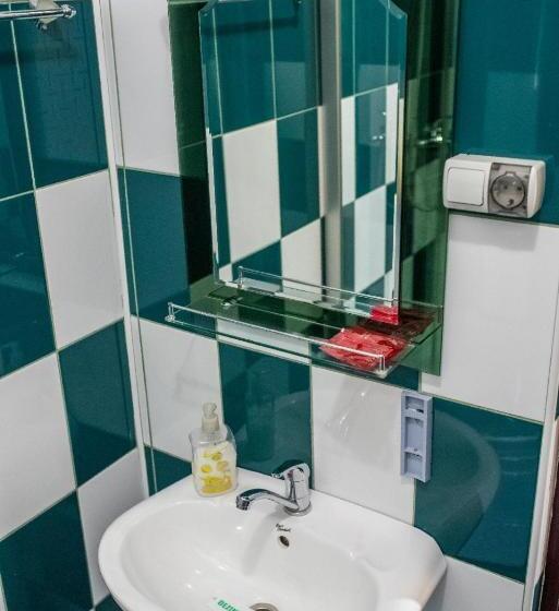 اتاق اکونومی, Motel Don Tomaso