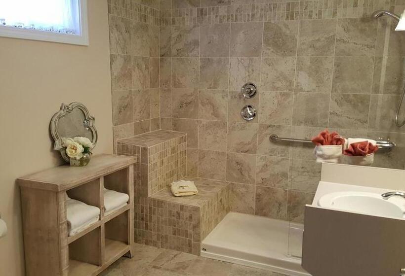 수피리어 스위트, Starlight Lodge Cape Cod