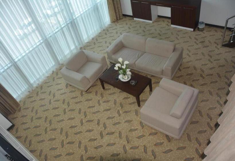 스위트 킹사이즈 침대, Koç Otel çankırı