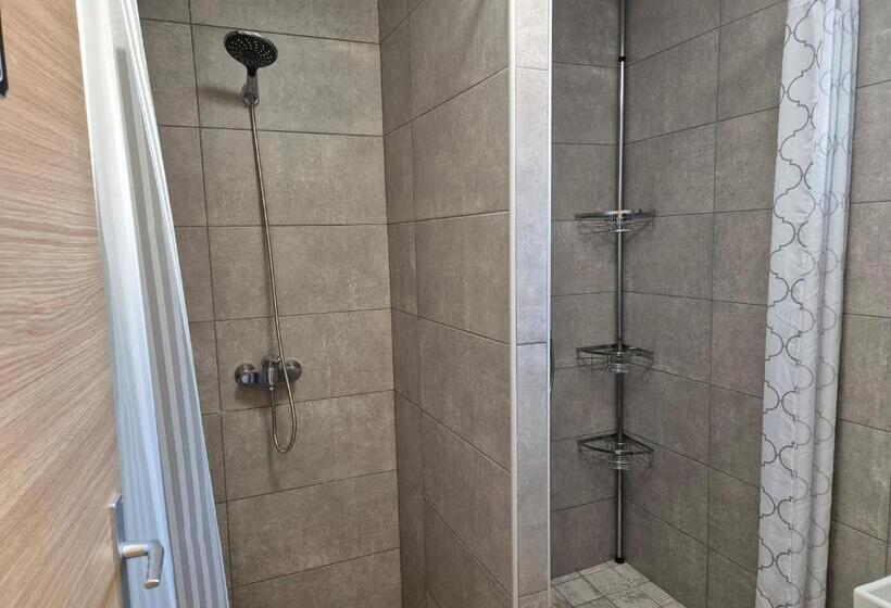 اتاق استاندارد, Bled Lesce Station Rooms And Beds