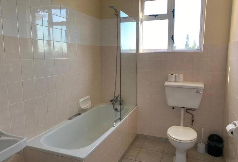 Номер Стандарт Индивидуальный, St Luke S Retreat Centre And Guest House