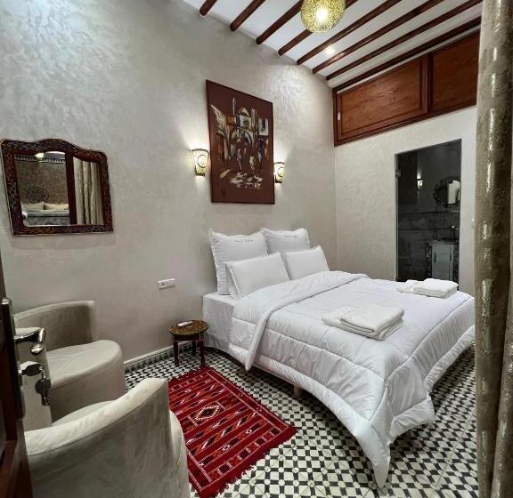 غرفة قياسية, Riad Safia