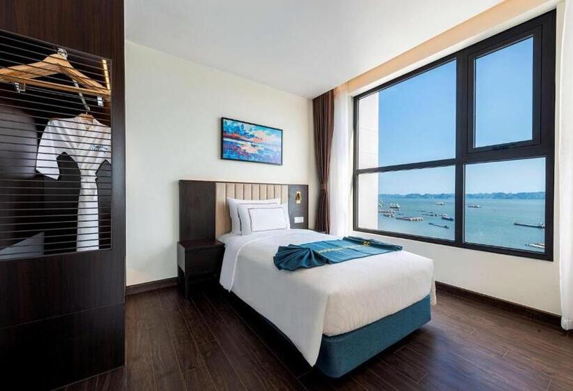 带2个卧室带海景的公寓, Sunset House   Căn Hộ Dịch Vụ Trong Khách Sạn Best Western Premier Sapphire Ha Long