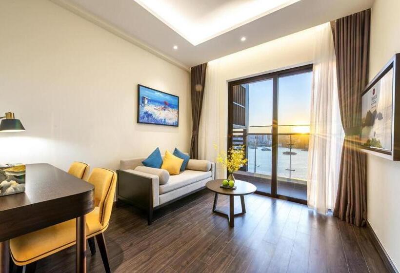 带1个卧室的带海景的公寓, Sunset House   Căn Hộ Dịch Vụ Trong Khách Sạn Best Western Premier Sapphire Ha Long