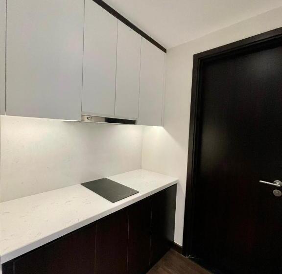 带1个卧室的带海景的公寓, Sunset House   Căn Hộ Dịch Vụ Trong Khách Sạn Best Western Premier Sapphire Ha Long