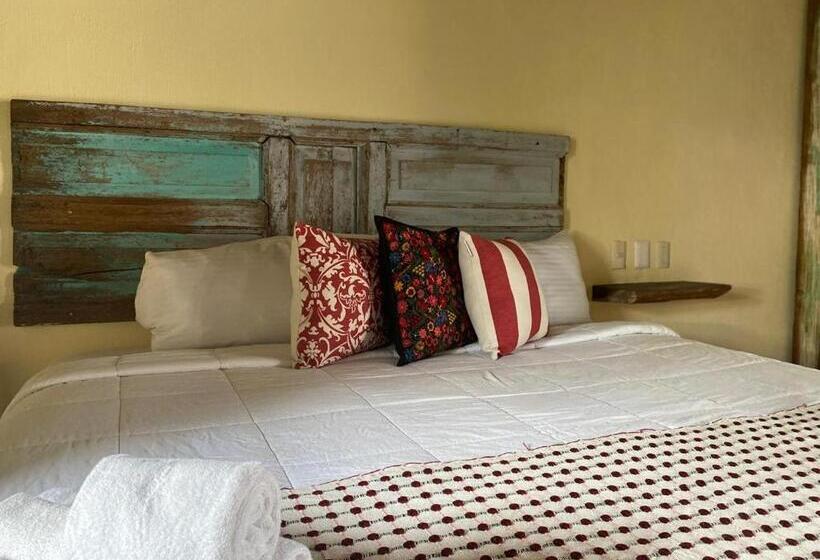 Bungalow Deluxe, Artesanal