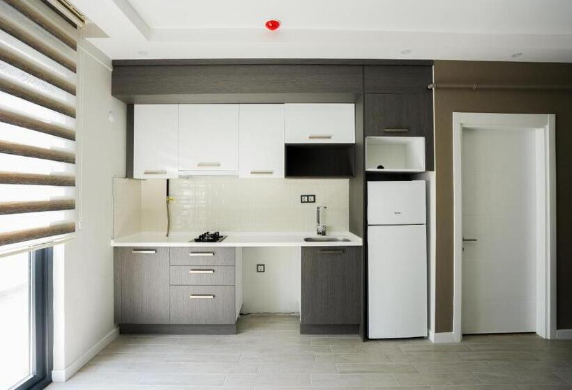 带1个卧室的带阳台的公寓, Saraydeluxepremium Otel