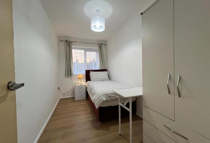 Номер Стандарт Индивидуальный, Kilnview Guesthouse Hanley & Staffordshire University