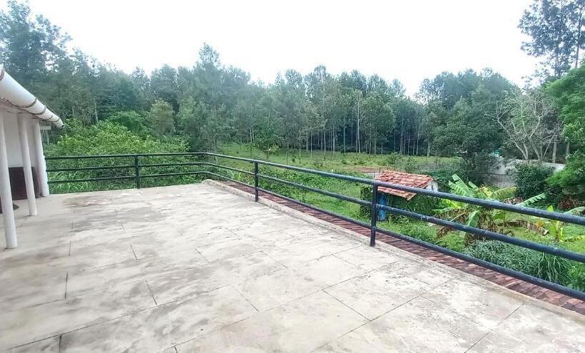 استودیو خانوادگی, Istays   The Colonial Villa, Yercaud