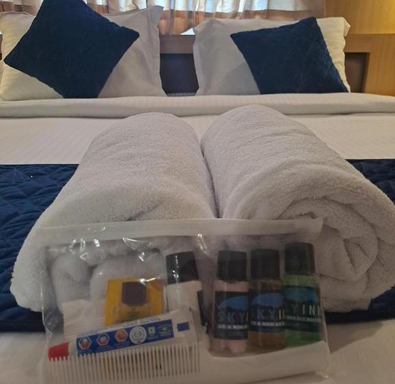 Люкс, Sky Inn