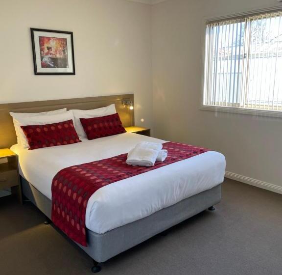 Family Suite, Hibernian