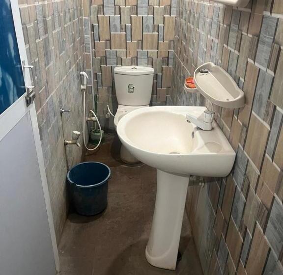 Номер Стандарт, Adrian Hostels