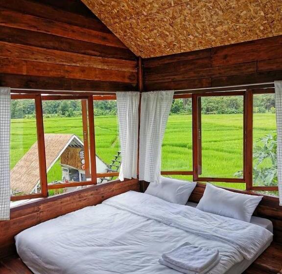Номер Стандарт Вид на Горы, นาตาทา Cafe  & Farm Stay