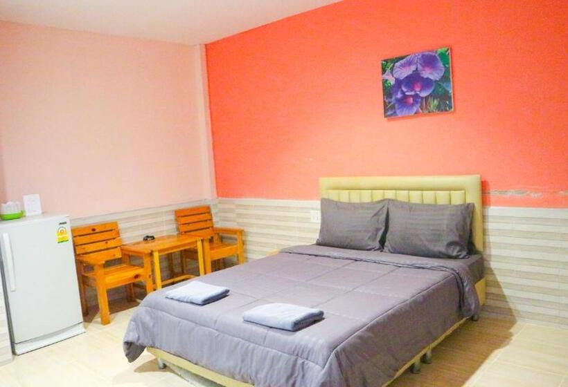 디럭스 룸, The Moon Resort Phetchaburi