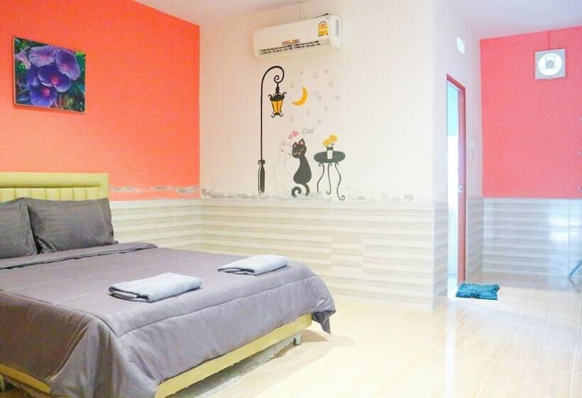 디럭스 룸, The Moon Resort Phetchaburi