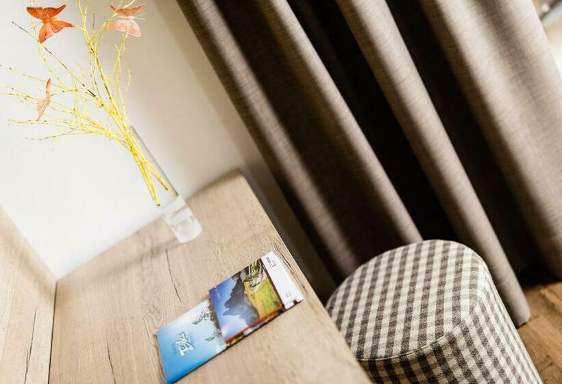 Standard Room with Balcony, Linder Cycling