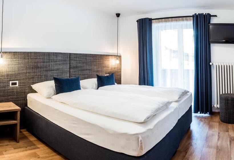Standard Room, Linder Cycling