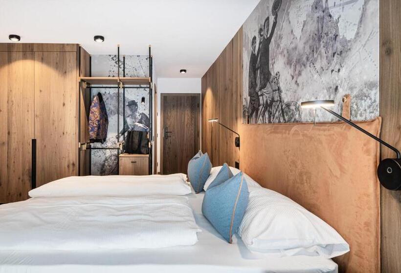 Standard Room with Balcony, Linder Cycling