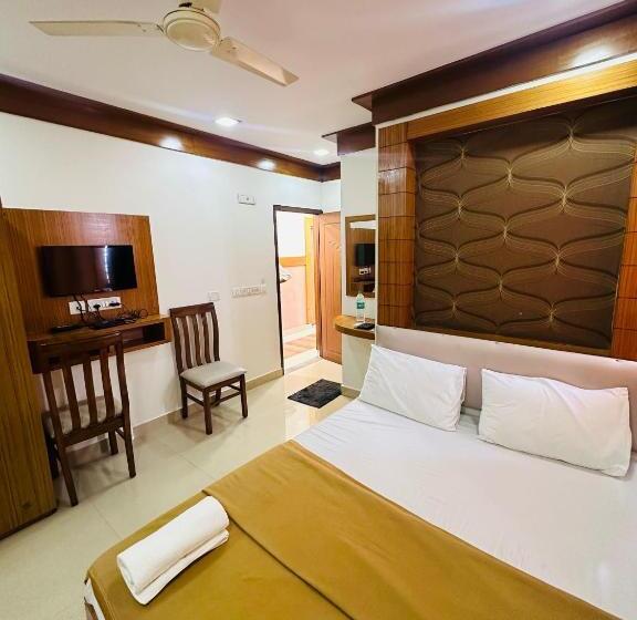豪华房间, Embassy Grand Boarding And Lodging