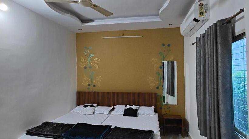 Standardrum, Tara Guest House