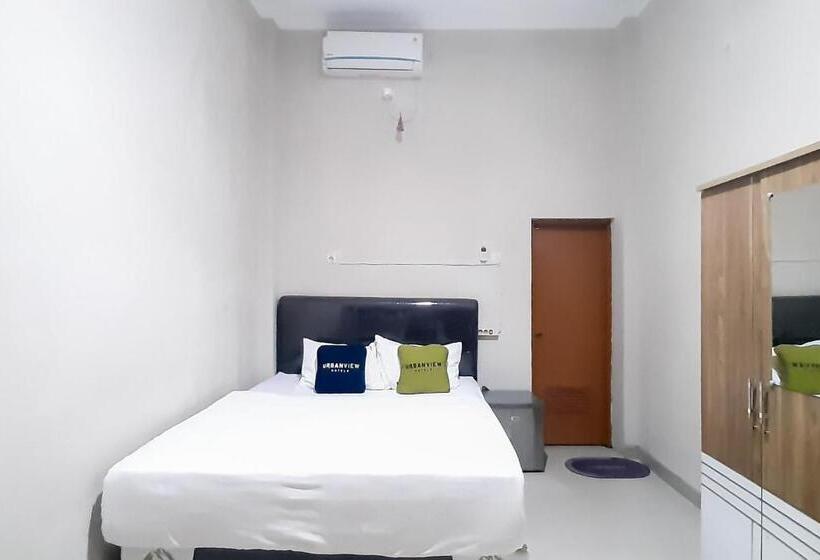 Номер Deluxe, Urbanview Hotel Fira Syariah Muara Enim By Reddoorz