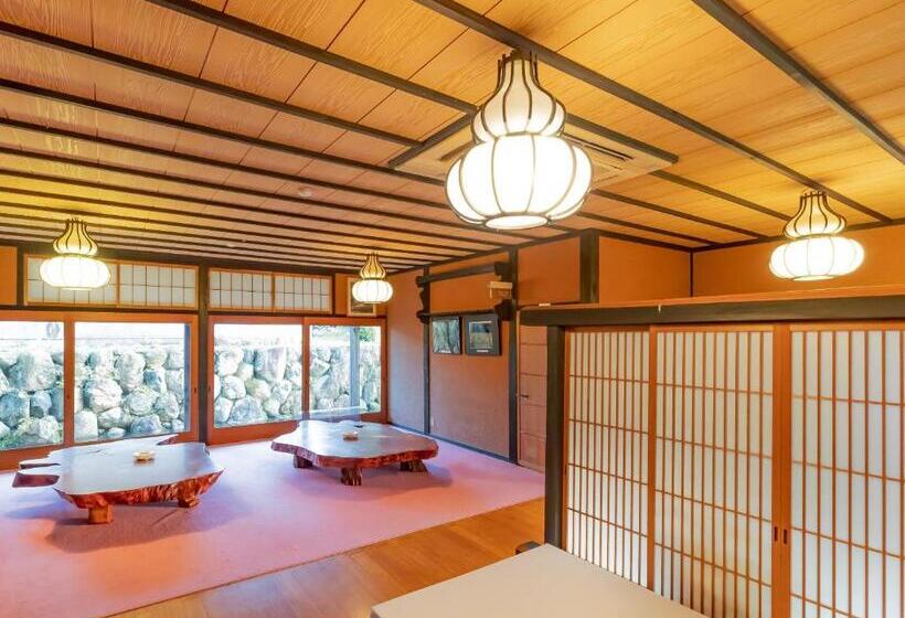 Quarto Quádruplo Estandar, 料理旅館 山里料理 いそべ