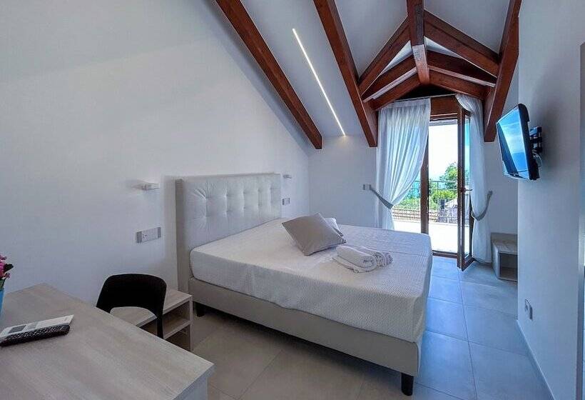 اتاق لوکس با چشم‌انداز دریا, Casa Milly