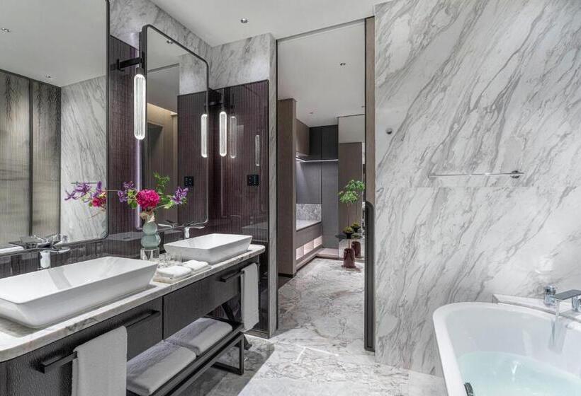 Номер Deluxe Кровать Кинг Вид на Город, Four Seasons Hotel Hangzhou At Hangzhou Centre