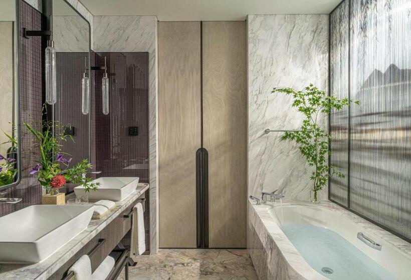 Номер Премиум Вид на Город, Four Seasons Hotel Hangzhou At Hangzhou Centre