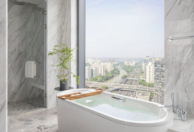 Номер Executive, Four Seasons Hotel Hangzhou At Hangzhou Centre