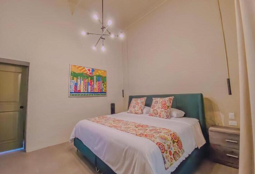 اتاق لوکس, Casa Sta Ines