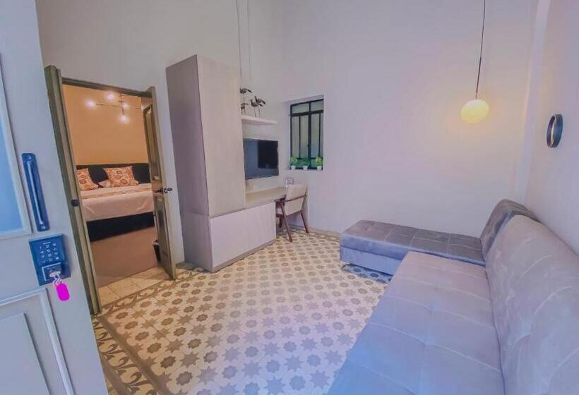 اتاق خانوادگی, Casa Sta Ines