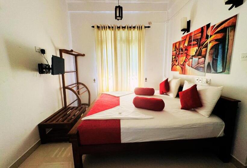 Бунгало Стандарт 3 Спальни, Anuradhapura Peacock Garden Holiday Bungalow