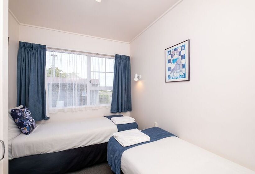Апартаменты 2 Спальни, Chevron Motel