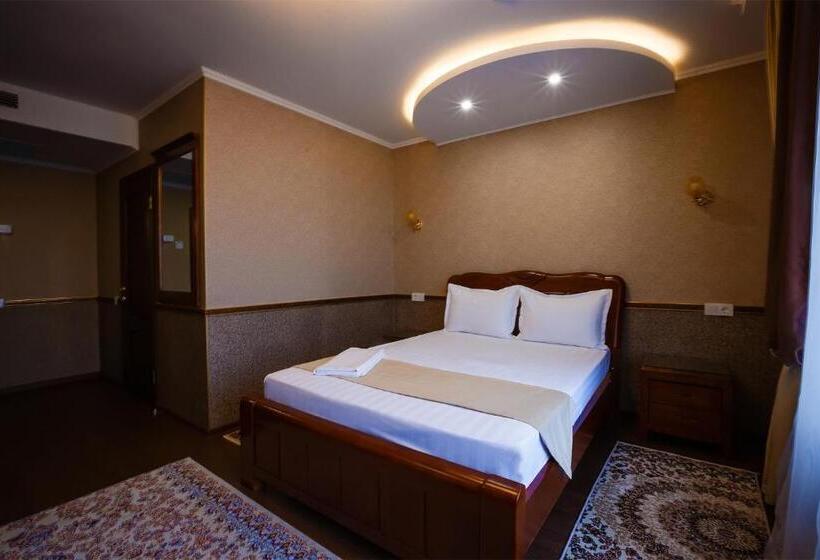 سوییت, Salut Hotel Almaty