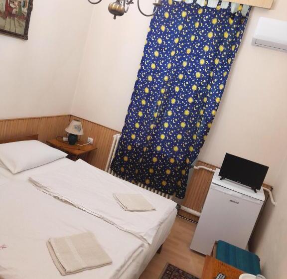 Номер Стандарт, Bendegúz Villa