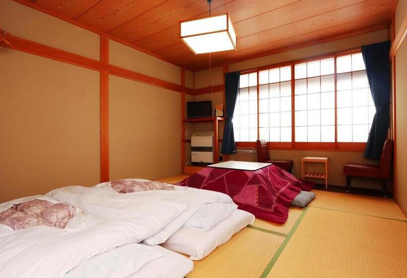 标准三人间共用浴室, Minshuku Kojima