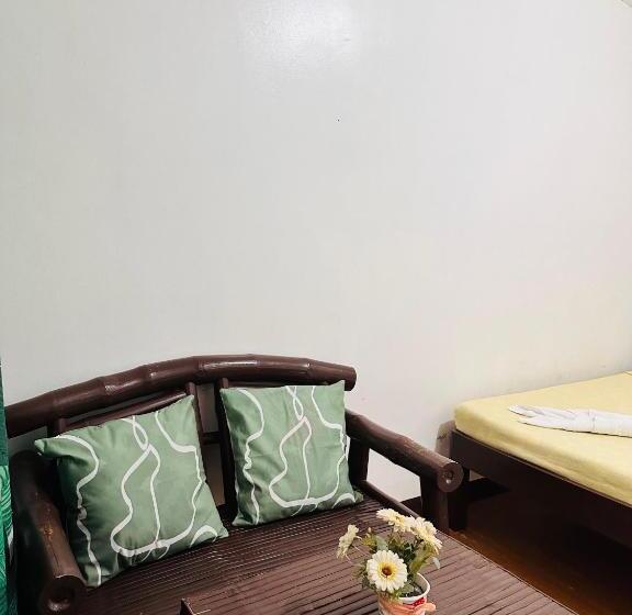이코노미 룸, Amancio S Balai   Near The Airport, City Center!