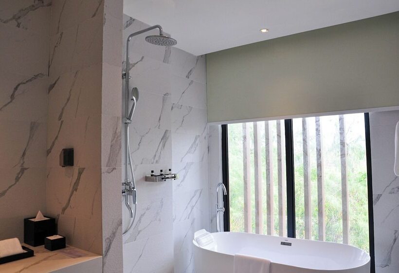 Люкс, Laya Resort Phuket Island