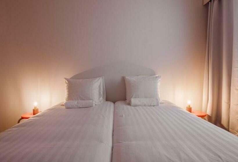 Quarto Standard Casa de Banho Partilhada, The Rooms Airport   20rooms