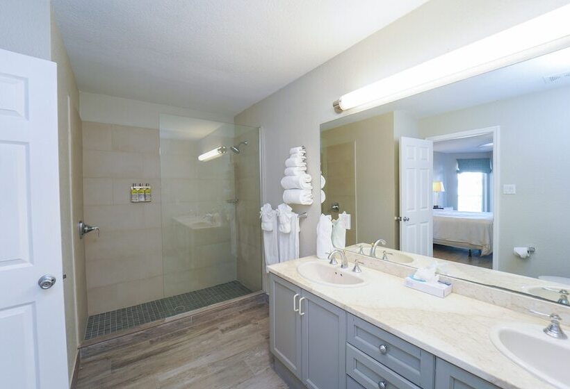 استودیوی استاندارد با تخت دو نفره بزرگ, The Grand Caymanian Resort