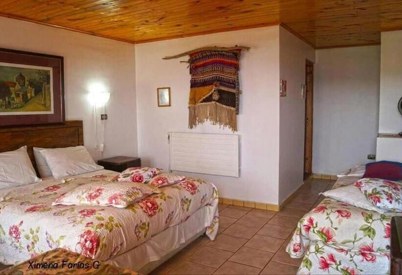 Triple Room Sea View, Hosteria Iloca