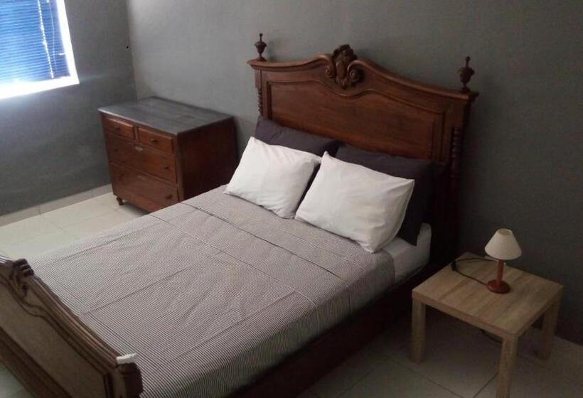 غرفة سوبيريور ثلاثية مطلّة علي البحر, Mangue Oranje Hostel