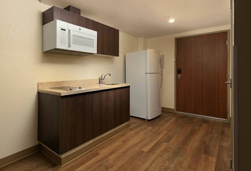 スイート, Extended Suites Tijuana Macroplaza