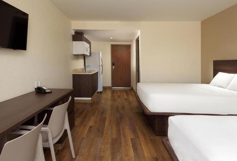 スイート, Extended Suites Tijuana Macroplaza