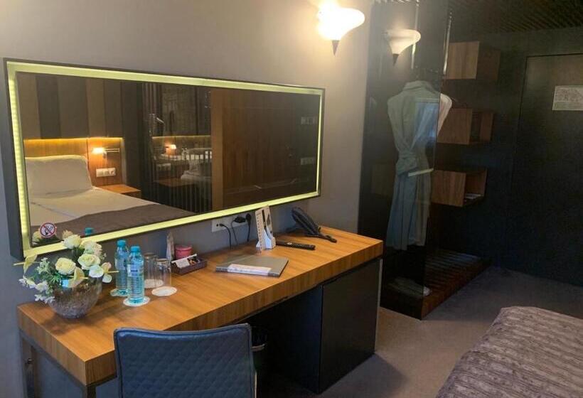 Номер Deluxe, All Seasons Residence Hotel   Free Parking